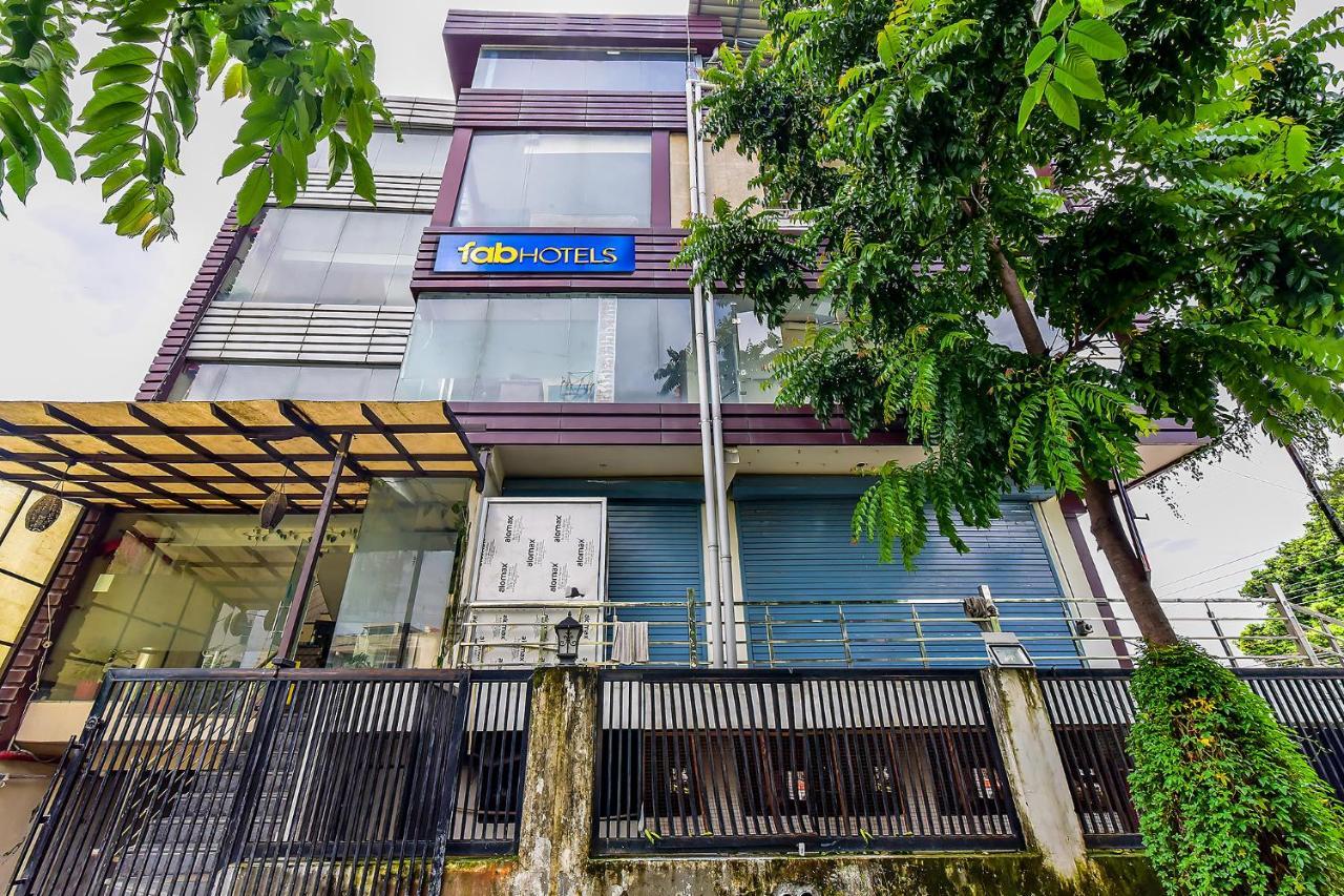 Fabhotel Surya Residency Dehradun Bagian luar foto